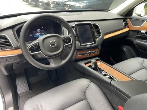 Certified 2025 Volvo XC90 T8 Plus w/ Protection Package Premier AWD/4WD image 19
