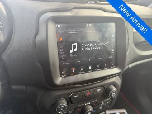 Used 2018 Jeep Renegade Limited w/ UConnect 8.4 Nav Group AWD/4WD image 16