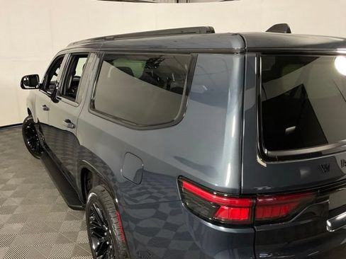 Used 2024 Jeep Wagoneer L Series II AWD/4WD image 42