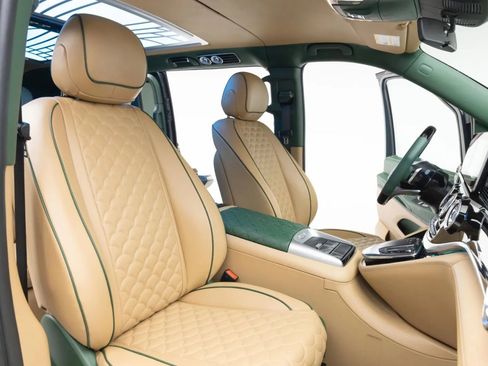 Used 2022 Mercedes-Benz Metris Passenger image 4