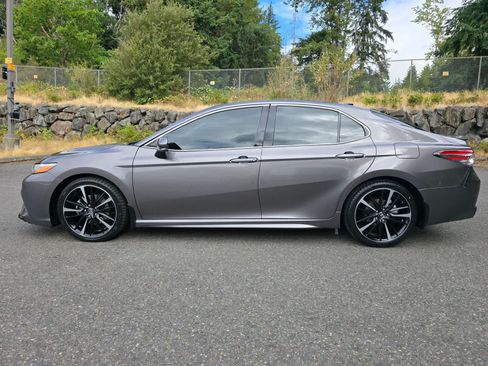 Used 2020 Toyota Camry XSE w/ Driver Assist Package FWD image 3