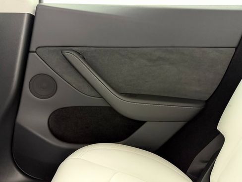 Used 2023 Tesla Model Y Long Range image 34