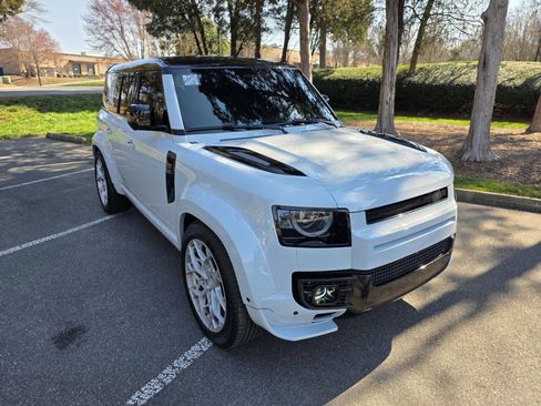 Used 2024 Land Rover Defender 110 V8 image 10