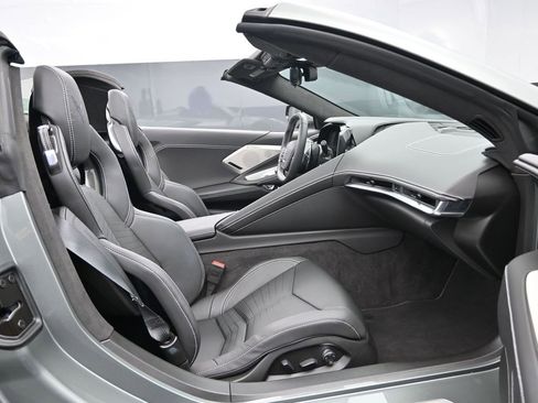 Used 2023 Chevrolet Corvette Stingray Premium Conv w/ Z51 Performance Package image 32