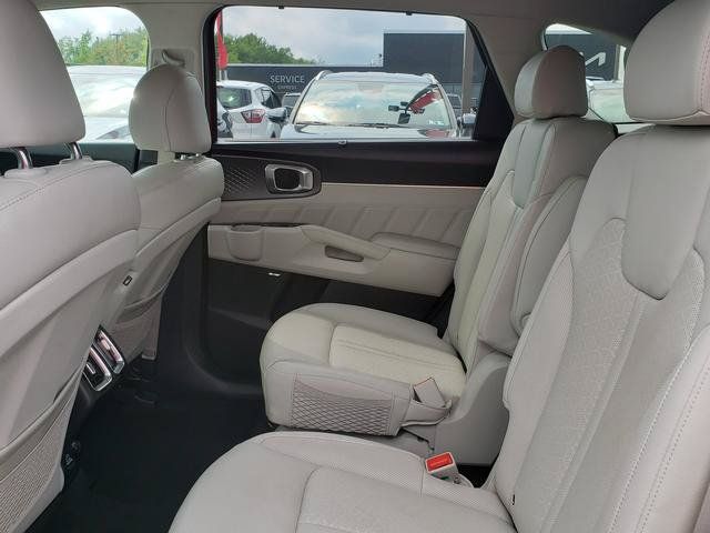Certified 2023 Kia Sorento SX Prestige w/ Panoramic Sunroof Package AWD/4WD image 15
