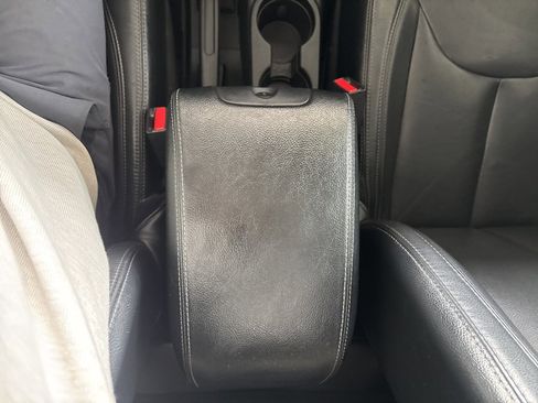 Used 2018 Jeep Wrangler Unlimited Sahara image 18