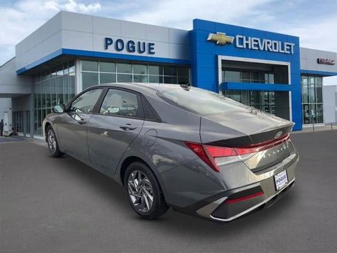 Used 2024 Hyundai Elantra SEL image 3