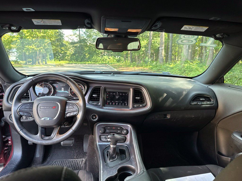 Used 2018 Dodge Challenger SXT RWD image 18