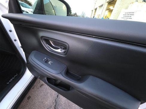 Certified 2024 Honda HR-V EX-L image 22