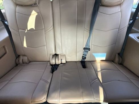 Used 2018 Cadillac Escalade ESV Platinum AWD/4WD image 17