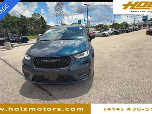 Used 2024 Chrysler Pacifica Touring-L w/ S Appearance Package FWD image 3