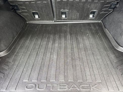 Used 2019 Subaru Outback 2.5i Premium image 16