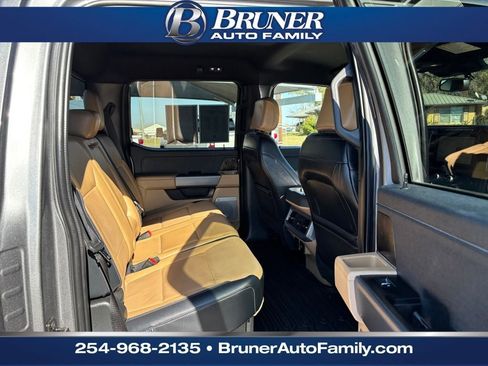 Used 2024 Ford F250 Lariat w/ Chrome Package image 18