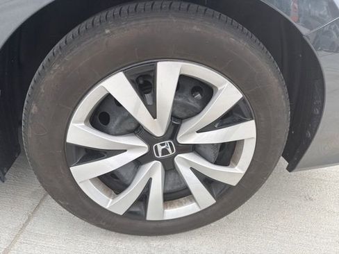 Used 2023 Honda Civic LX image 6