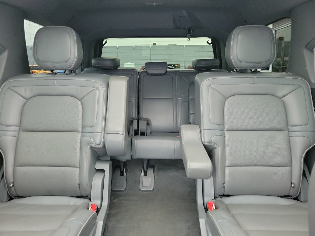 Certified 2019 Lincoln Navigator Reserve AWD/4WD image 17