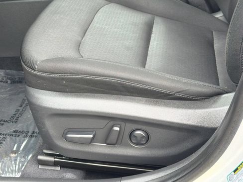 Used 2017 Hyundai Elantra Value Edition FWD image 20