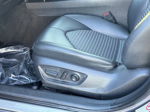 Used 2018 Toyota Camry SE w/ Moonroof Package image 24