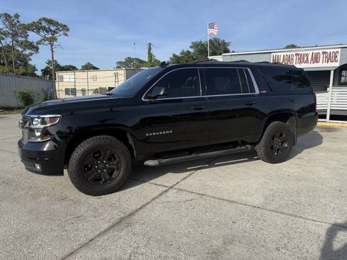 Used 2017 Chevrolet Suburban LT AWD/4WD image 3