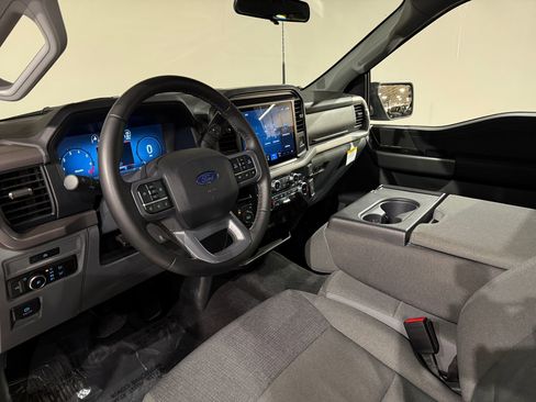 Used 2025 Ford F150 XLT w/ Equipment Group 301A Standard image 28
