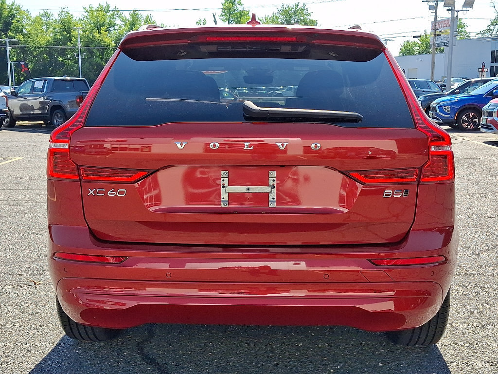 Used 2023 Volvo XC60 B5 Core AWD/4WD image 5