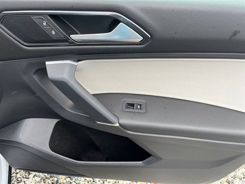 Used 2018 Volkswagen Tiguan SEL image 19