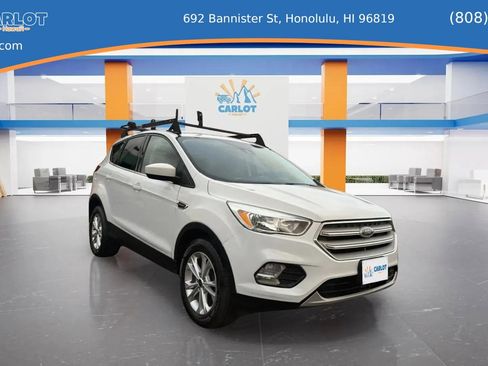 Used 2018 Ford Escape SE w/ Ford Safe & Smart Package image 5