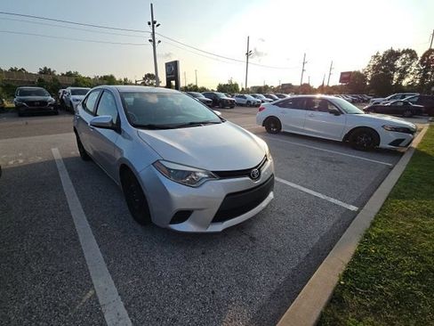 Used 2014 Toyota Corolla LE FWD image 17