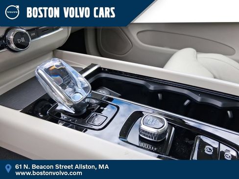 New 2026 Volvo XC60 T8 Ultra w/ Protection Package Premier AWD/4WD image 11