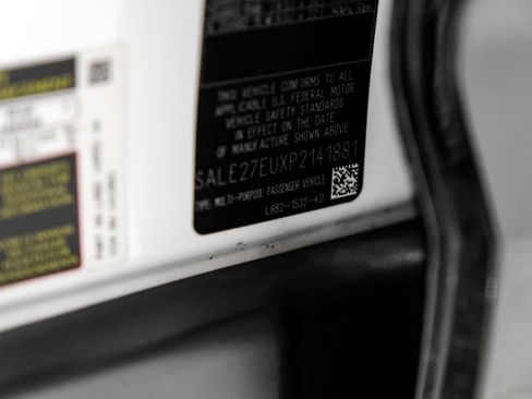 Used 2023 Land Rover Defender 110 X-Dynamic SE image 54