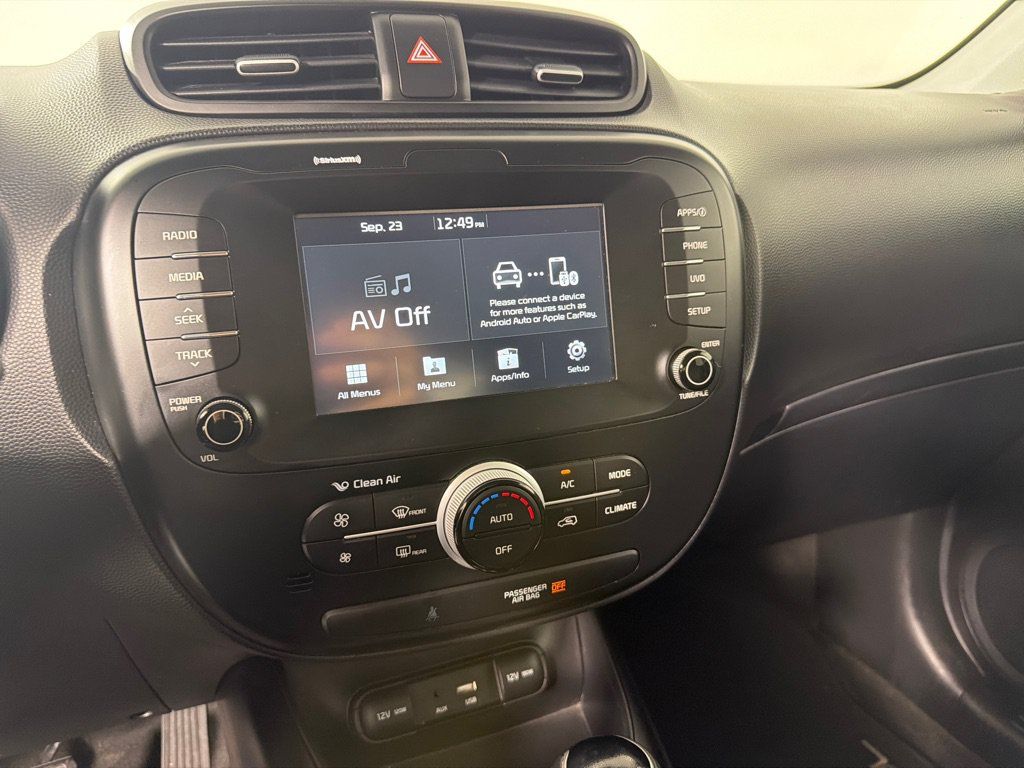 Used 2018 Kia Soul + FWD image 15