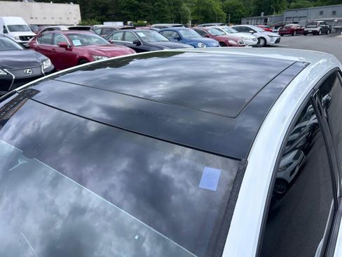 Used 2019 Volkswagen Golf 4-Door FWD image 30