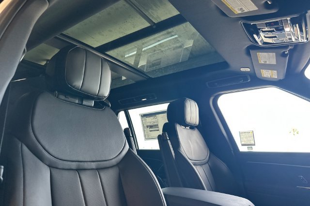 New 2026 Land Rover Range Rover Long Wheelbase SE AWD/4WD image 15