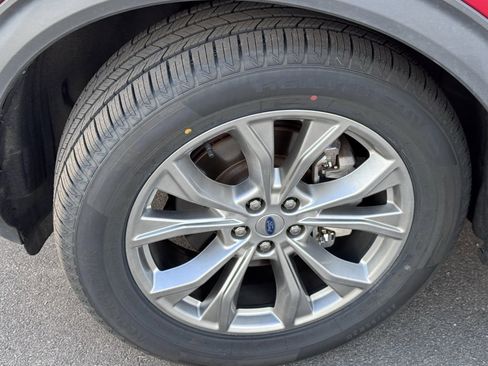 Used 2021 Ford Explorer XLT w/ Equipment Group 202A image 22