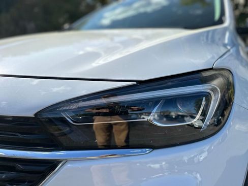 Used 2020 Buick Encore GX Essence w/ Experience Buick Package image 5