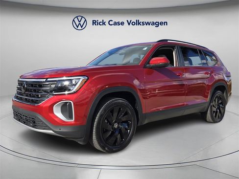 Certified 2025 Volkswagen Atlas SE w/ Black Wheel Package image 8