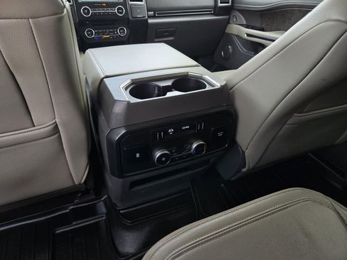 Used 2018 Ford Expedition Limited w/ Equipment Group 301A image 18