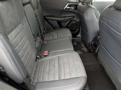 New 2026 Mitsubishi Outlander Trail Edition image 30