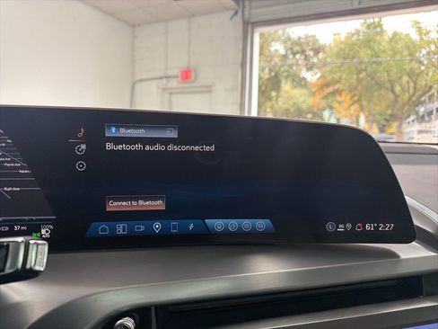 Used 2026 Cadillac Vistiq Luxury w/ LPO, Floor Liner Package image 38