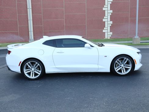 Used 2016 Chevrolet Camaro LT RWD image 32