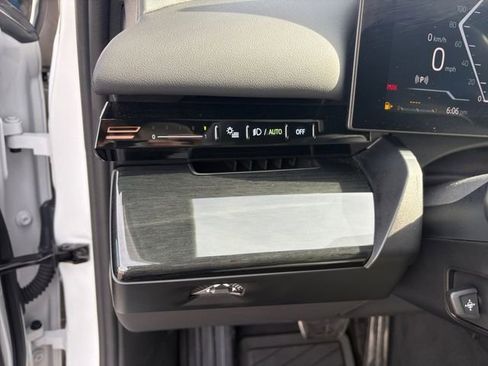 Used 2026 BMW 530i w/ M Sport Package RWD image 5