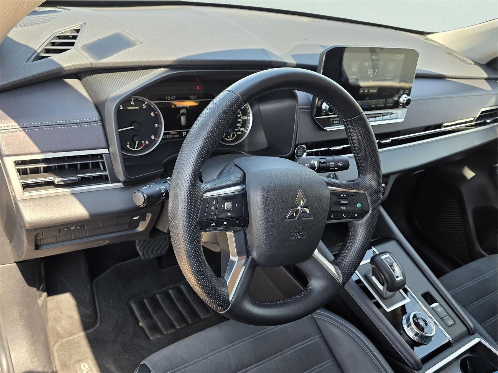 Used 2024 Mitsubishi Outlander SE FWD image 11