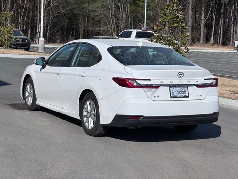 Used 2025 Toyota Camry LE w/ Convenience Package image 22