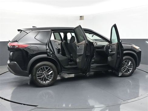 Used 2023 Nissan Rogue S image 46