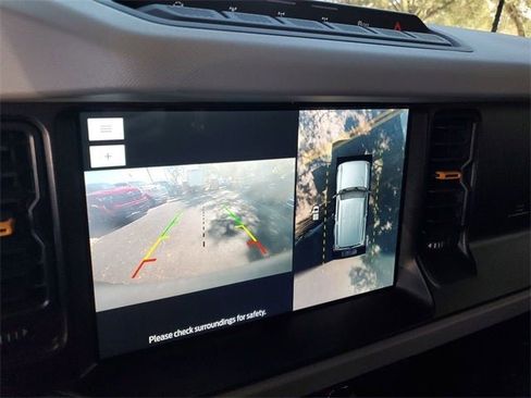 Used 2022 Ford Bronco Badlands image 87