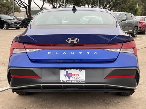 Used 2025 Hyundai Elantra SEL image 6