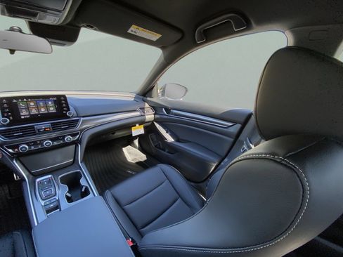 Certified 2022 Honda Accord Sport image 8