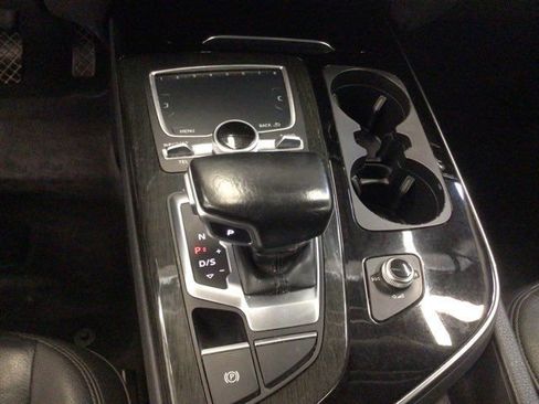 Used 2017 Audi Q7 3.0T Premium Plus w/ Premium Plus Package AWD/4WD image 21