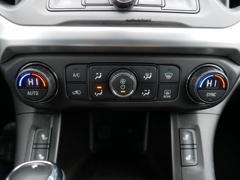 Used 2017 GMC Acadia SLE image 23