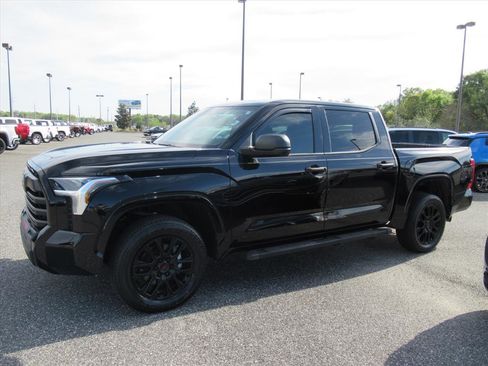 Used 2022 Toyota Tundra SR w/ SR Tow Package image 4