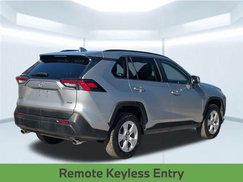 Used 2020 Toyota RAV4 XLE image 6